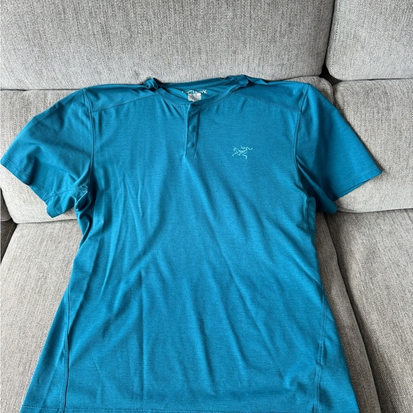 ARC’TERYX HAUL. Sizes are M,L for the pink jacket (women) - Picture 13 of 16